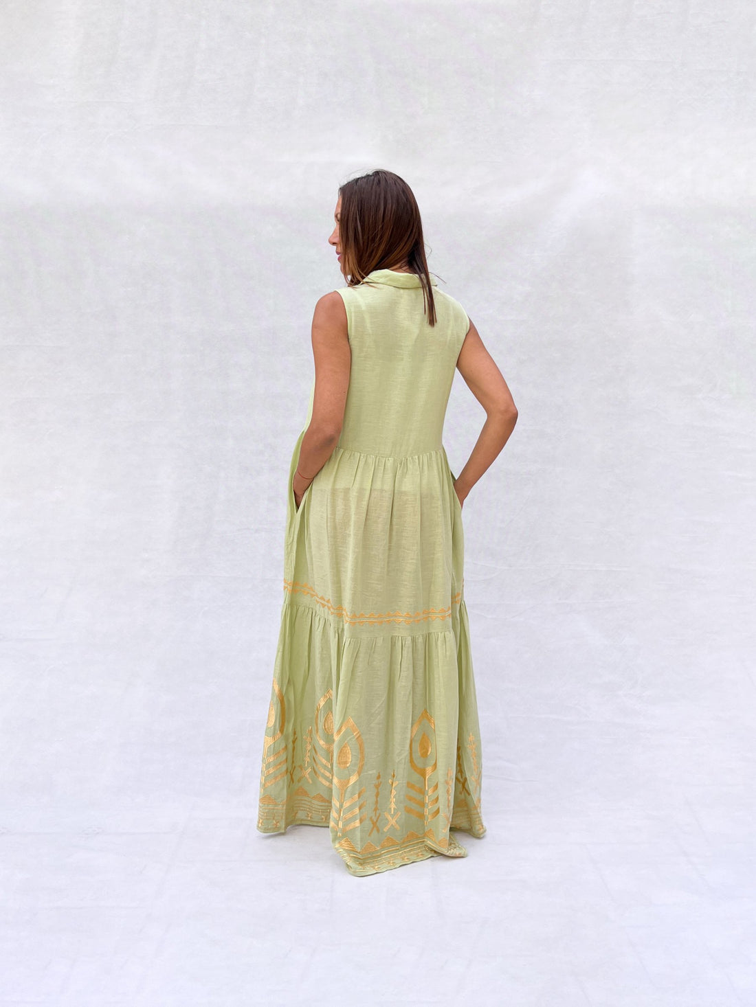 VESTIDO C/PICO LARGO